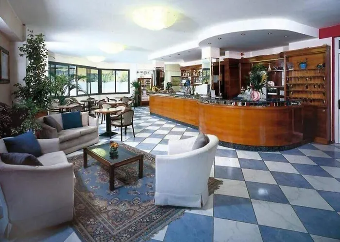 酒店 President 巴尔韦德